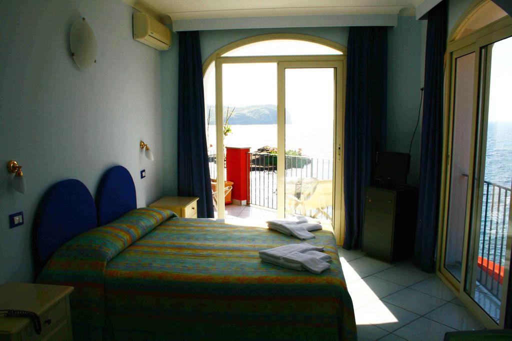 Hotel Villa Iulia Βεντοτένε Εξωτερικό φωτογραφία