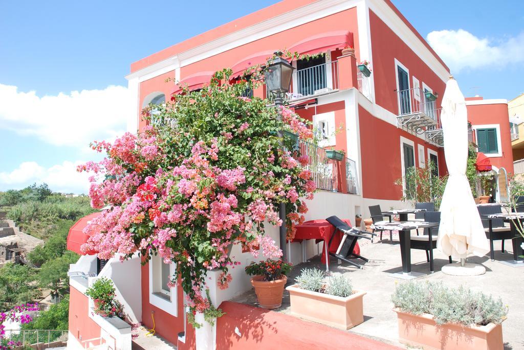 Hotel Villa Iulia Βεντοτένε Εξωτερικό φωτογραφία