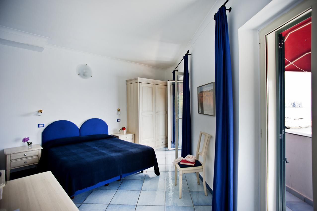 Hotel Villa Iulia Βεντοτένε Εξωτερικό φωτογραφία