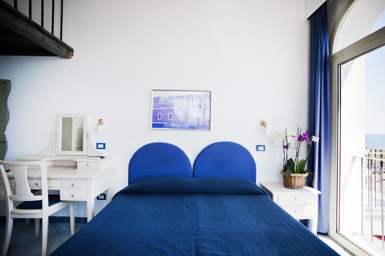 Hotel Villa Iulia Βεντοτένε Εξωτερικό φωτογραφία